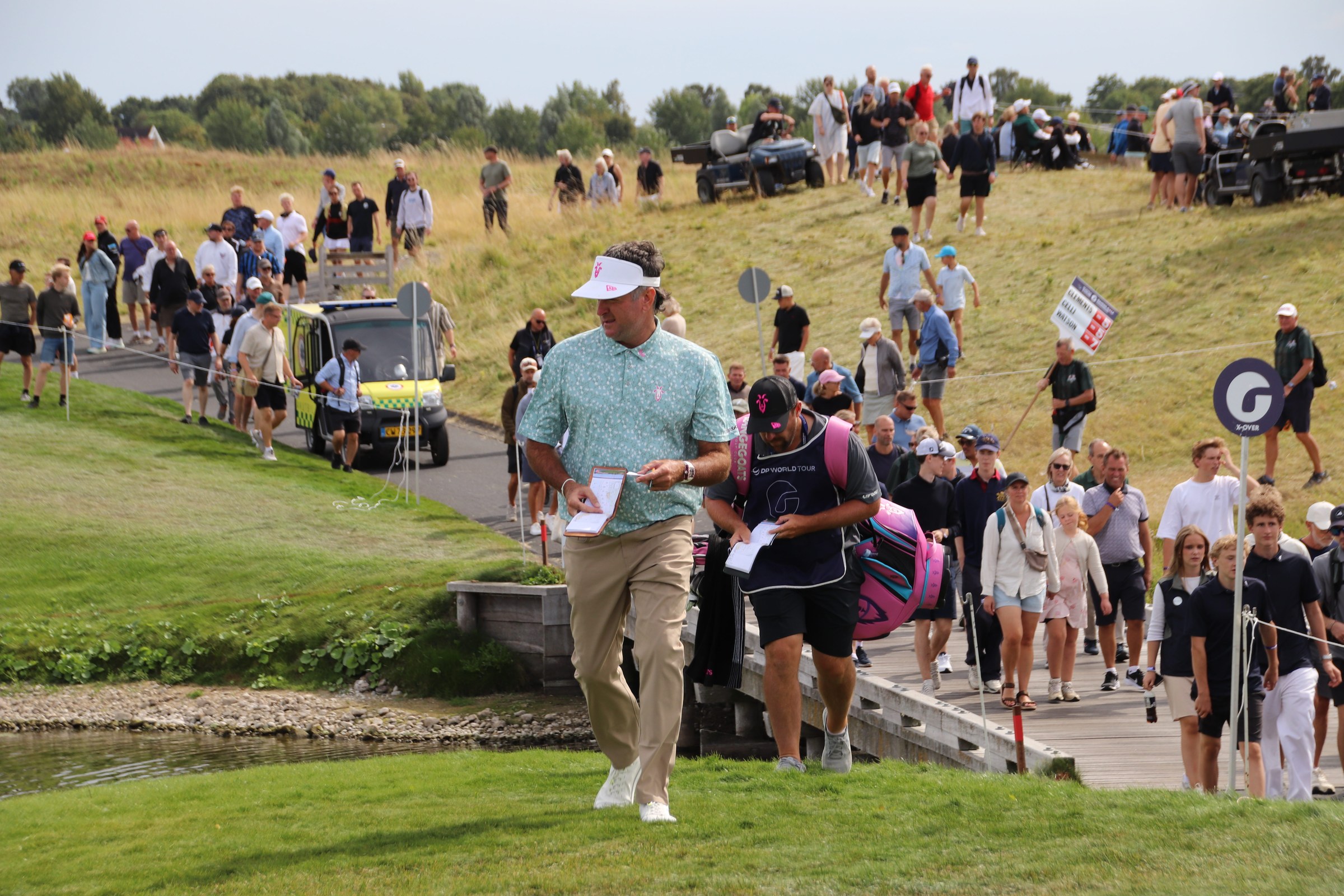 Bubba Watson med sin caddie under Danish Golf Championship på Great Northern