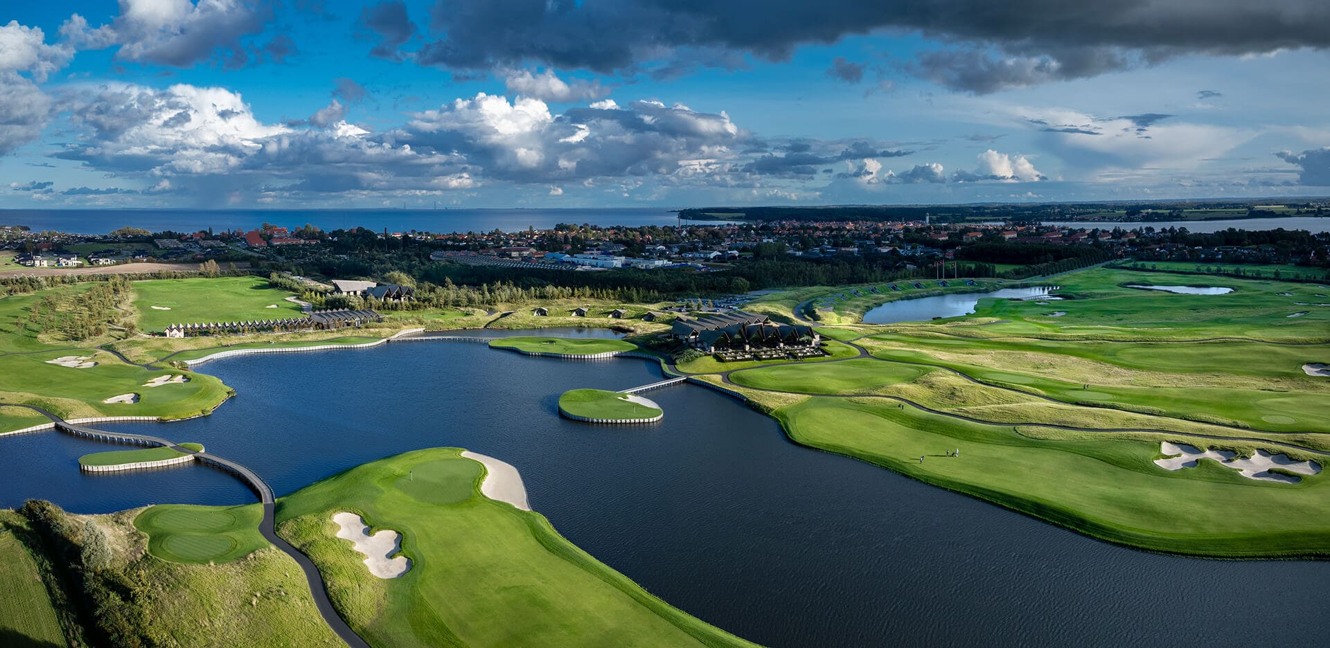 Dronefoto af Great Northern ved Kerteminde, der er vært for HotelPlanner Tour i 2027